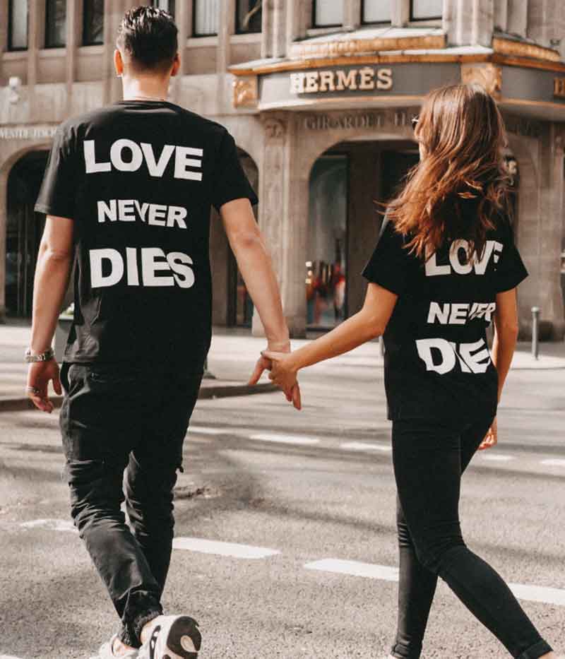 Tee-shirt l'amour ne meurt jamais